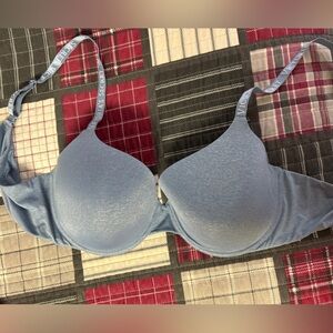 Victoria’s Secret tshirt lightly lined Demi